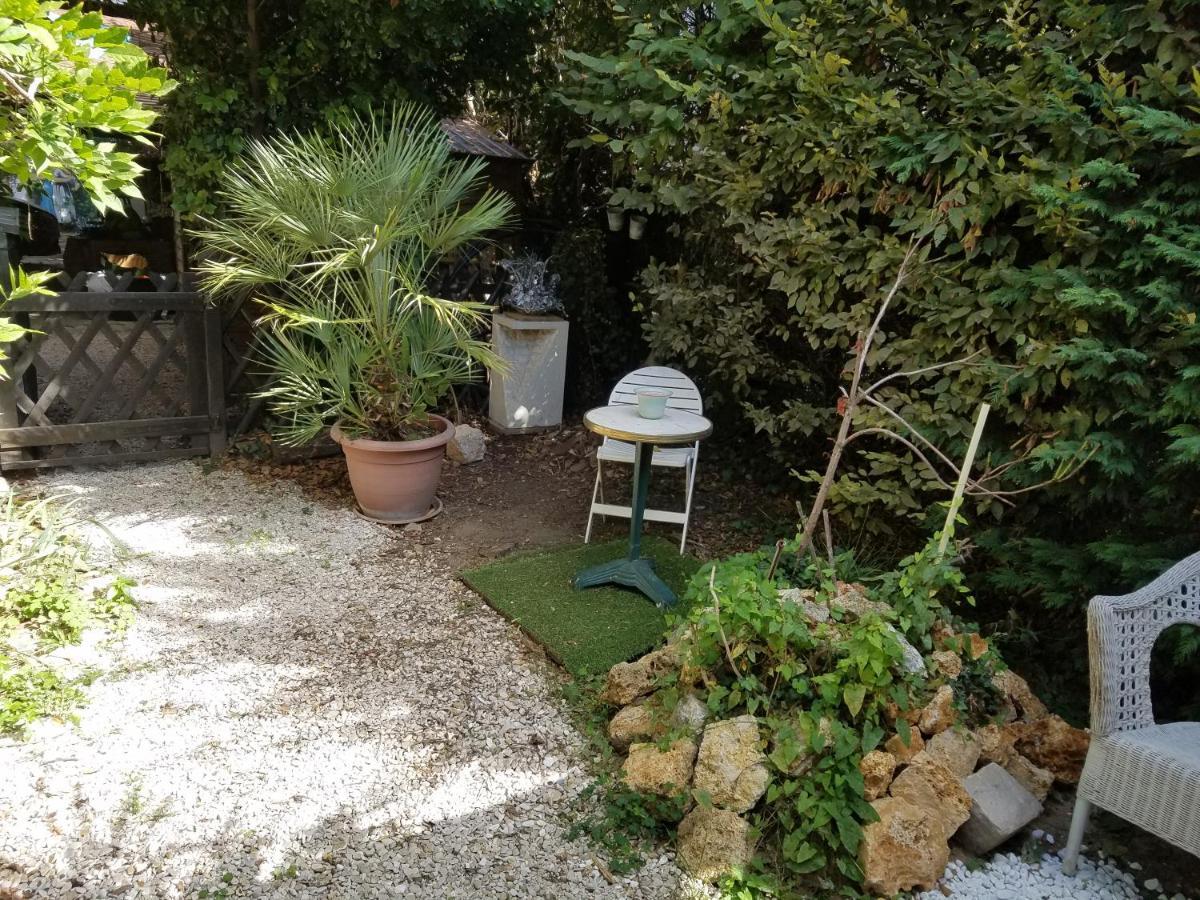 Normandy Cottage Gagny Eksteriør bilde